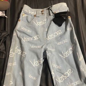 Versace Logo mania jeans PLEASE Read
